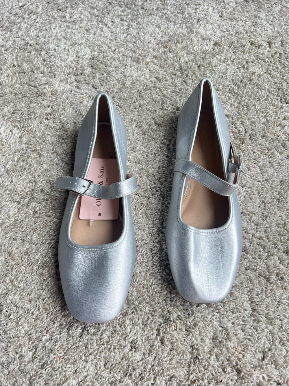 Mary Jane Flats in Metallic Silver - Olivia & Kate. Size 7